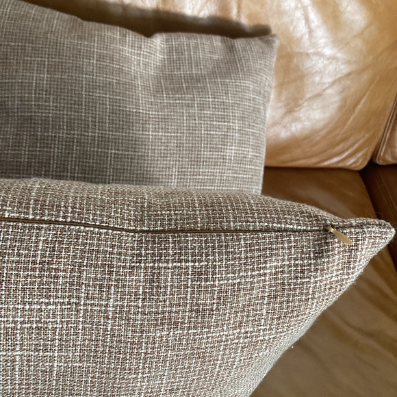 Two matching pillows (brown/tan/ivory) NEW W/OUT TAGS - Picture 8 of 8